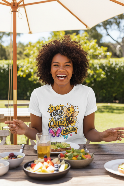 Don't Lose Your Queen bee tee - white - woman at outdoor brunch